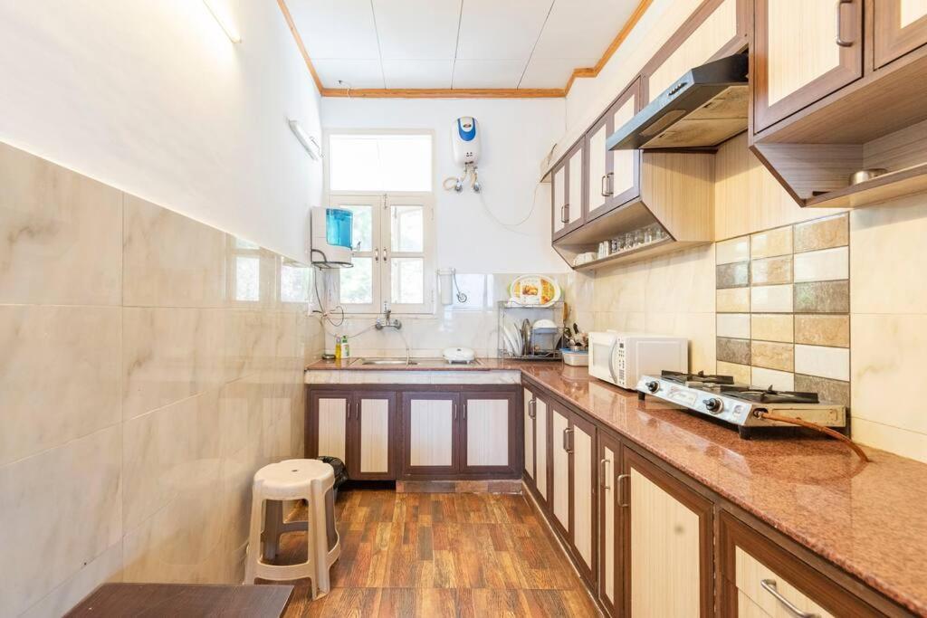 Kasauli Edge Apt With Balcony Екстер'єр фото