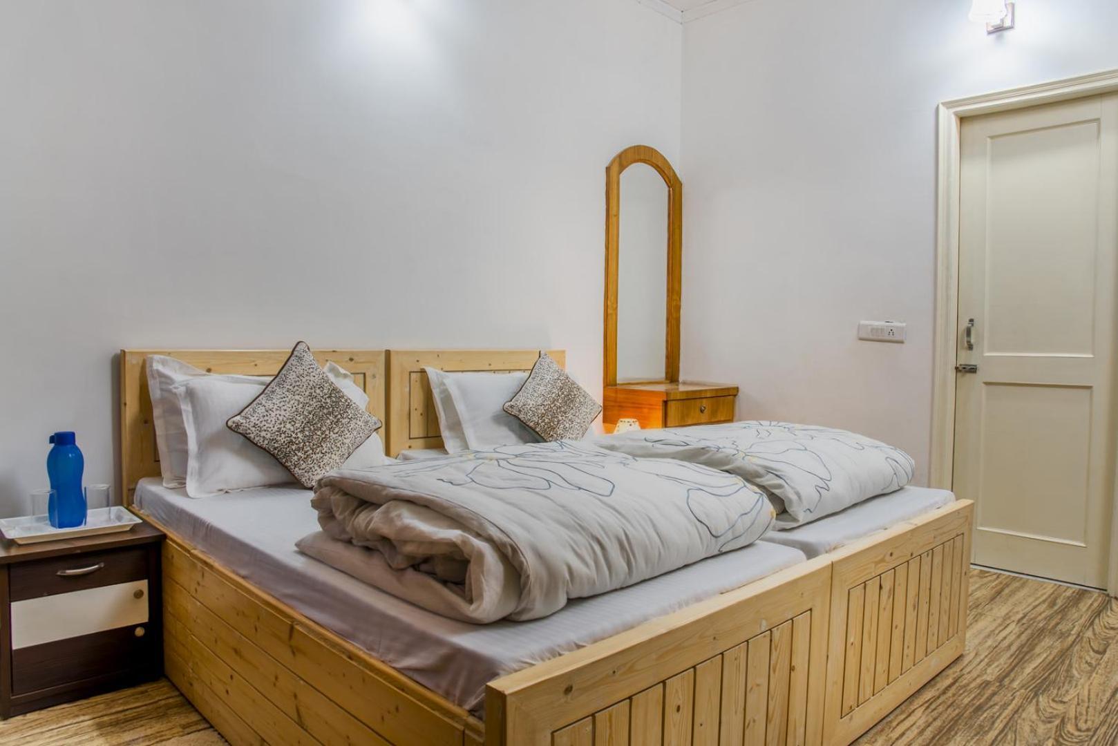 Kasauli Edge Apt With Balcony Екстер'єр фото